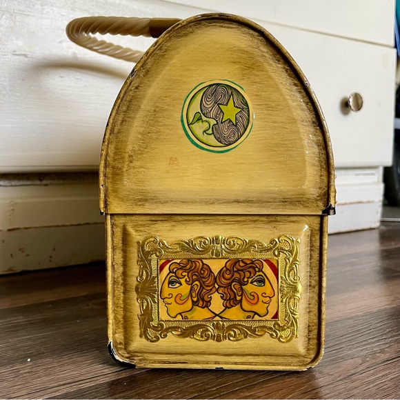 Vintage Decoupage Metal Lunchbox Purse Handbag Yellow Astrology Aquarius 1970 - Picture 2 of 11